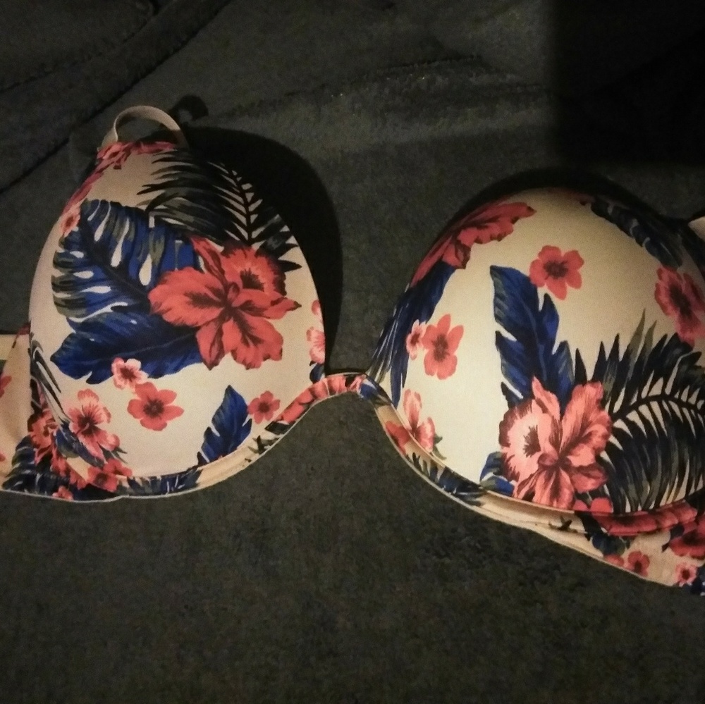 36D Super pushup bra  :  Make me an offer!!